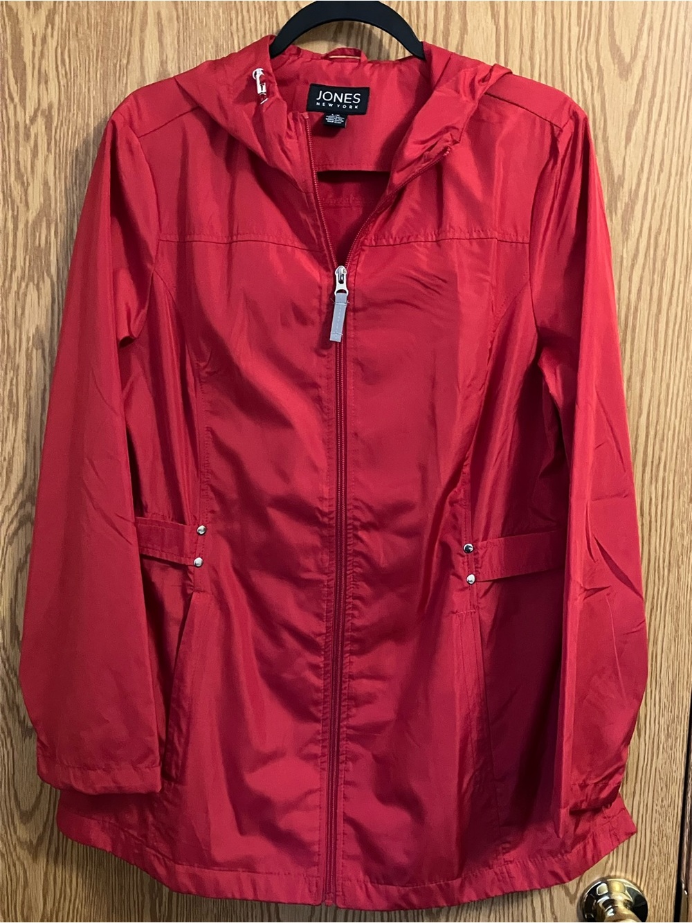 Red Jones New York Lightweight Packable Hooded Water Resistant Windbreaker L